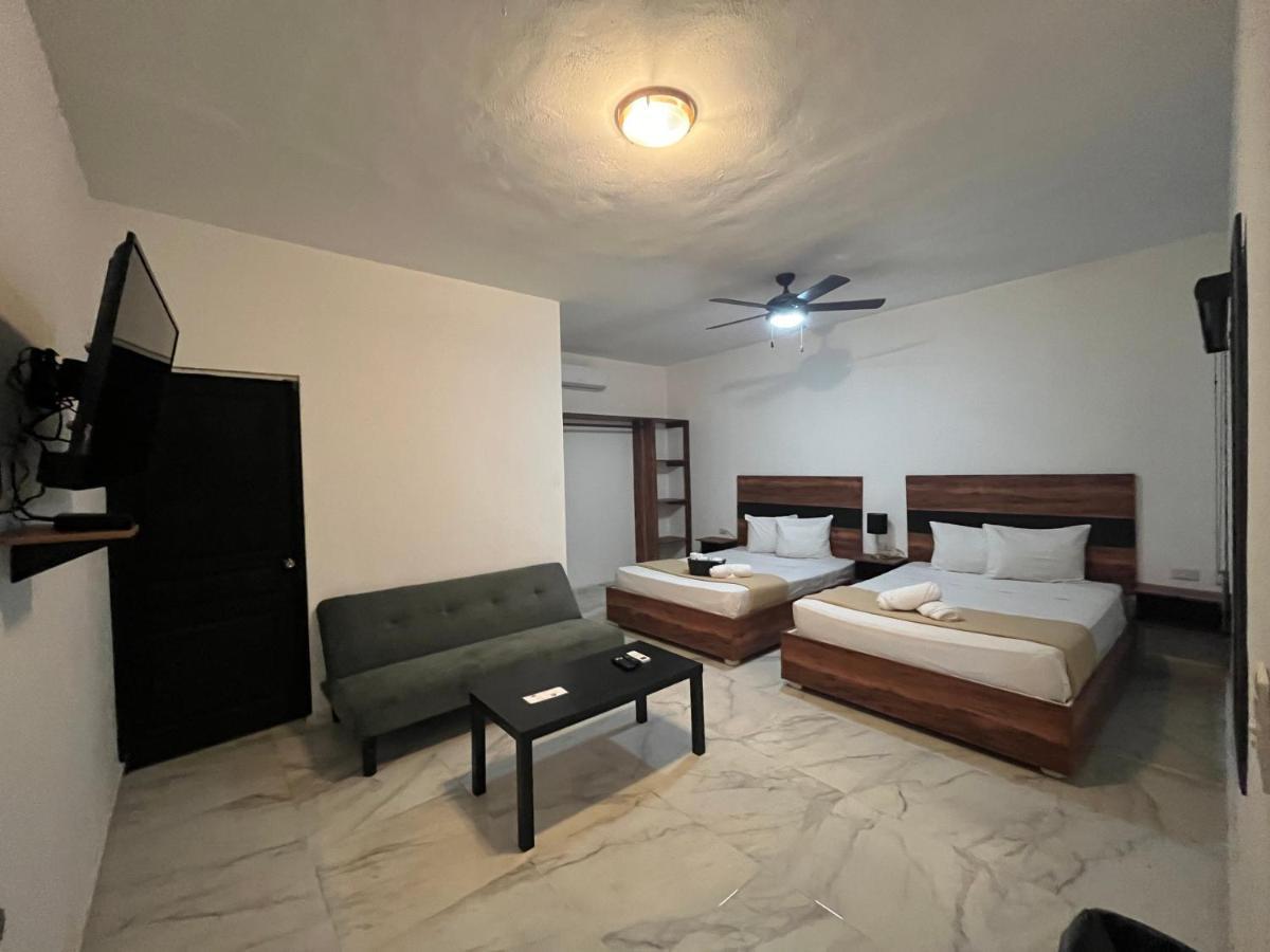 Hotel Balam Playa - 15Th Ave Playa del Carmen Zewnętrze zdjęcie A room at the hotel