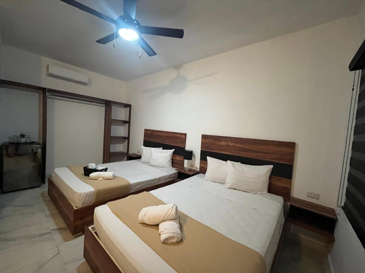 Hotel Balam Playa - 15Th Ave Playa del Carmen Zewnętrze zdjęcie A bedroom in a hotel