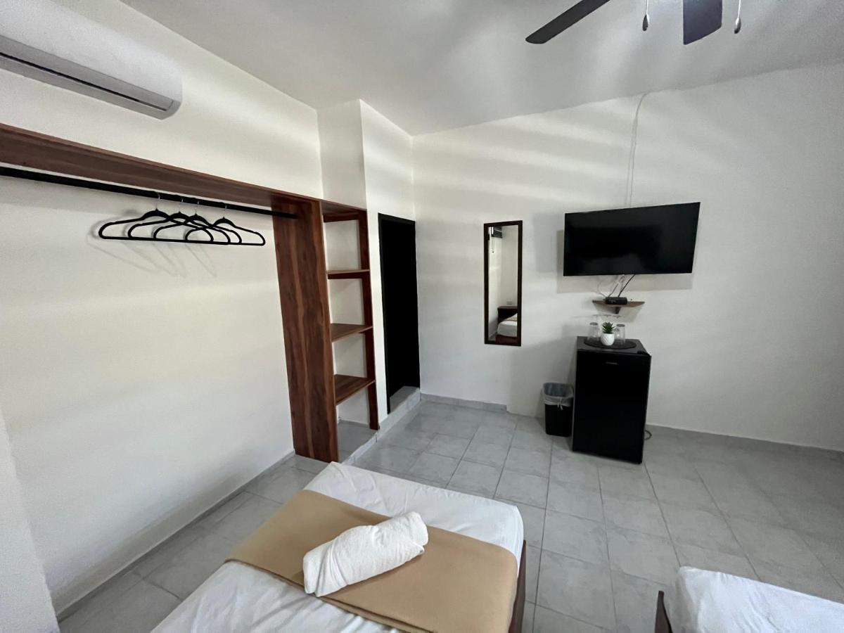 Hotel Balam Playa - 15Th Ave Playa del Carmen Zewnętrze zdjęcie A room at the hotel