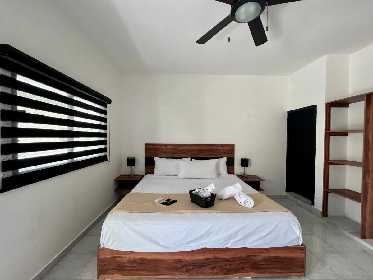Hotel Balam Playa - 15Th Ave Playa del Carmen Zewnętrze zdjęcie A bedroom in a hotel