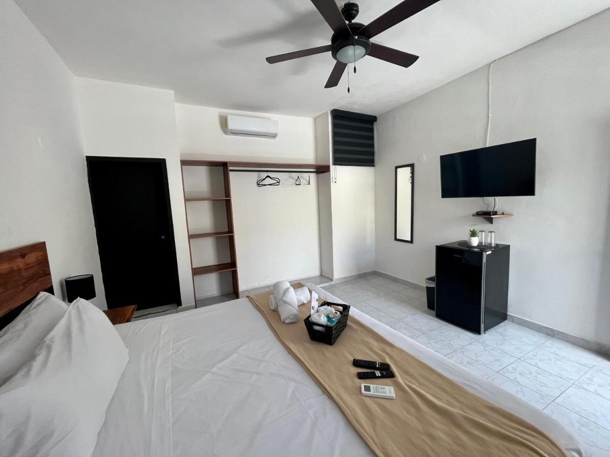 Hotel Balam Playa - 15Th Ave Playa del Carmen Zewnętrze zdjęcie A room at the hotel