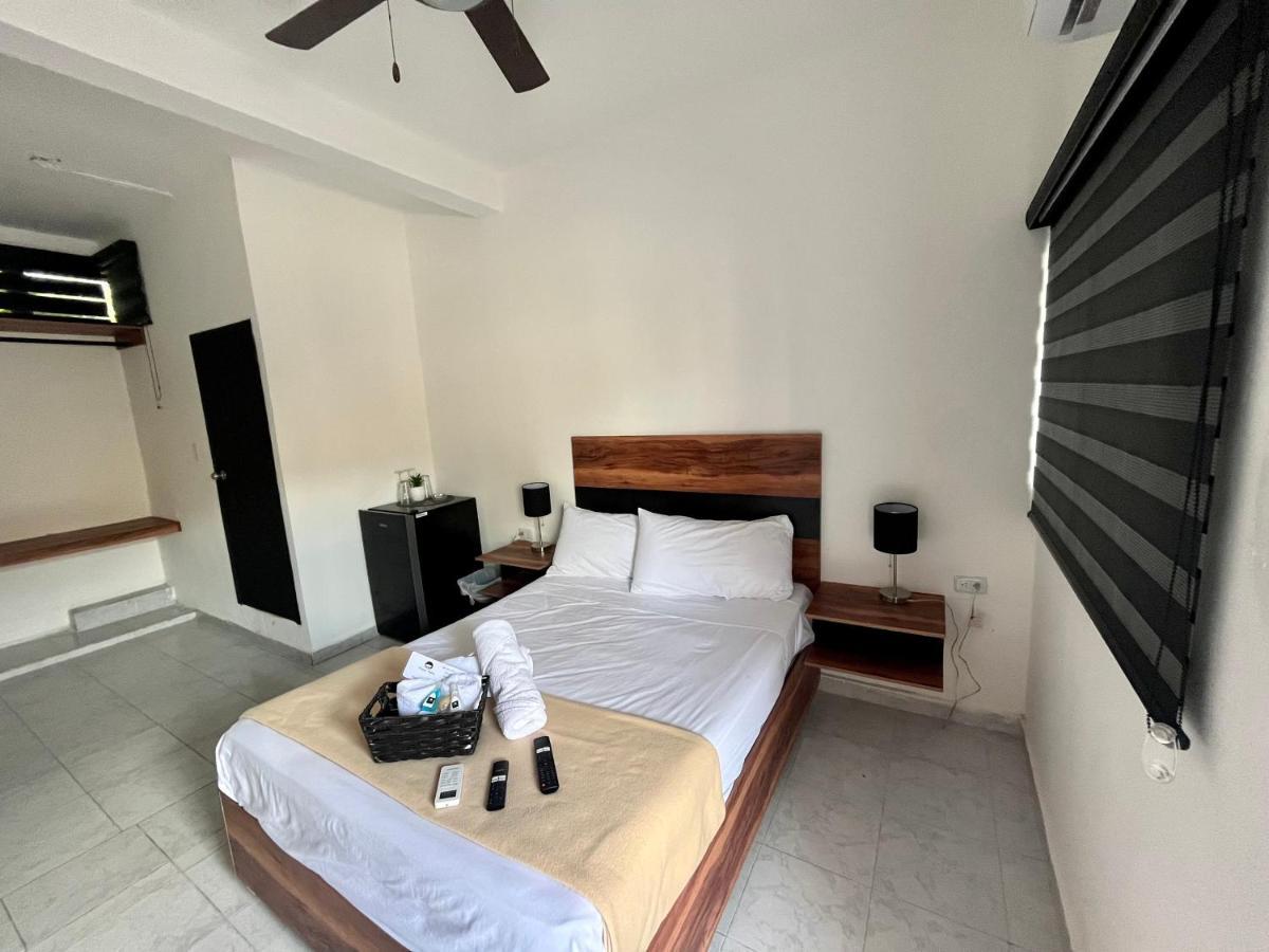 Hotel Balam Playa - 15Th Ave Playa del Carmen Zewnętrze zdjęcie A bedroom in a hotel
