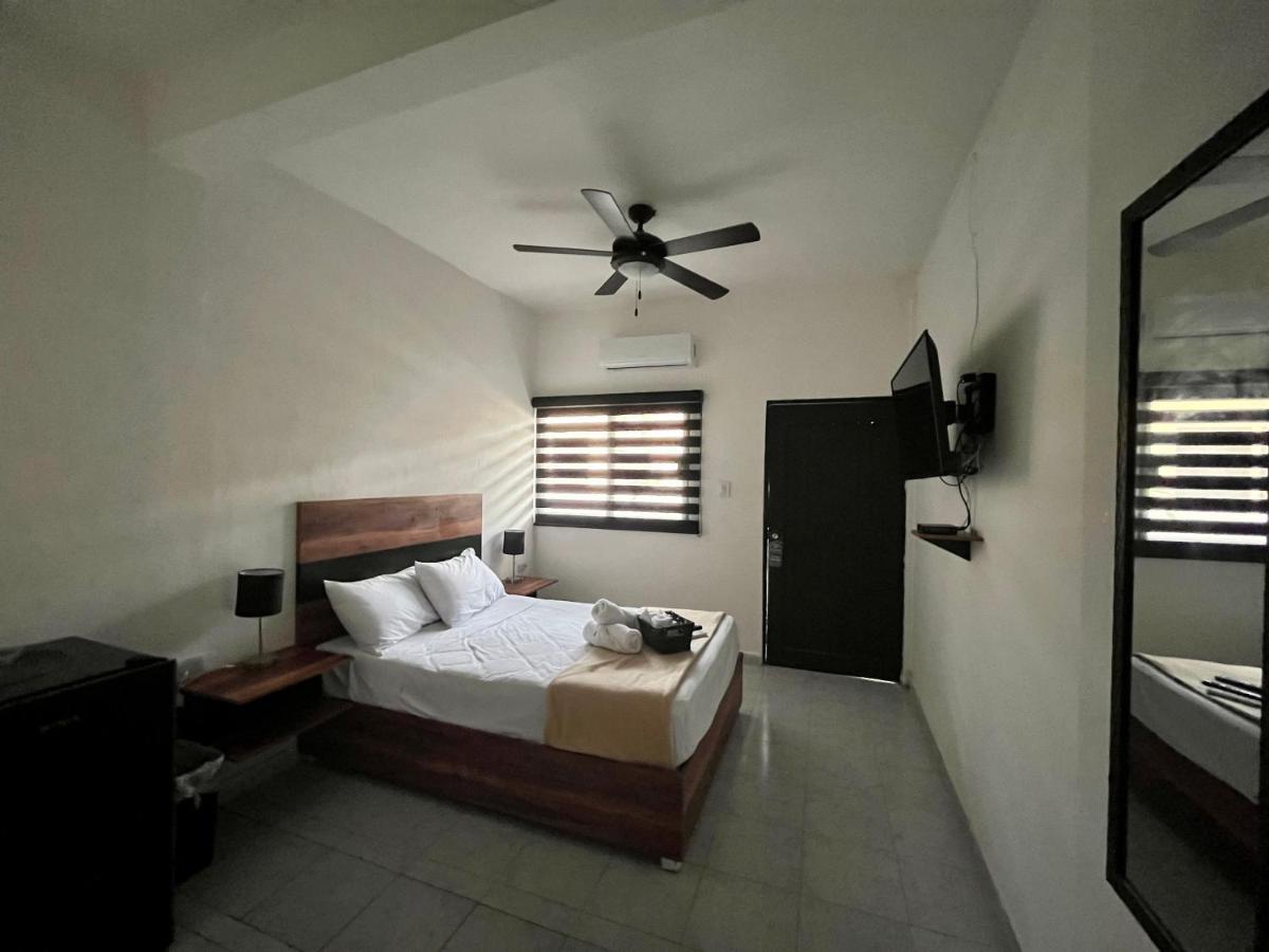 Hotel Balam Playa - 15Th Ave Playa del Carmen Zewnętrze zdjęcie A room at the hotel