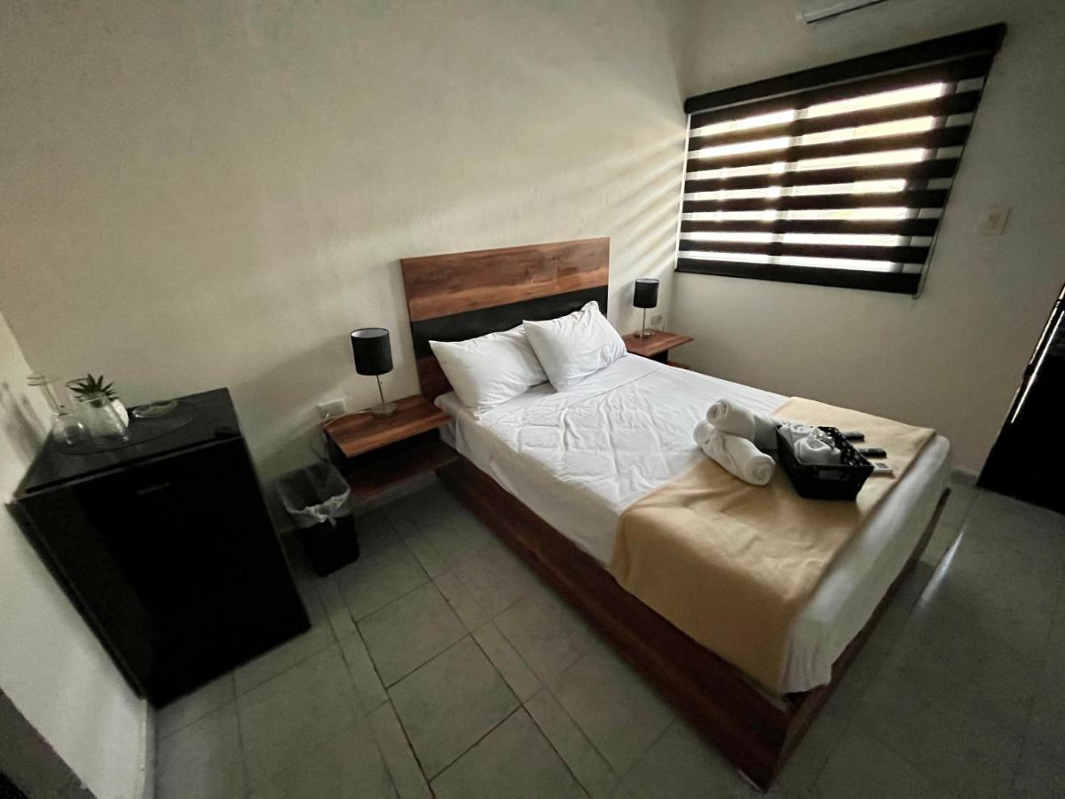 Hotel Balam Playa - 15Th Ave Playa del Carmen Zewnętrze zdjęcie A bedroom in a hotel