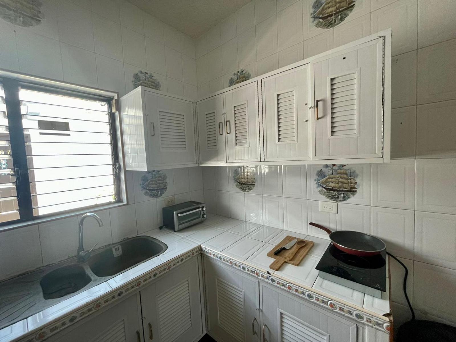 Hotel Balam Playa - 15Th Ave Playa del Carmen Zewnętrze zdjęcie A typical kitchen in a condominium