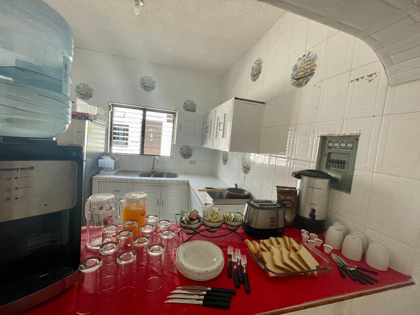 Hotel Balam Playa - 15Th Ave Playa del Carmen Zewnętrze zdjęcie A kitchen in a private home in Benin