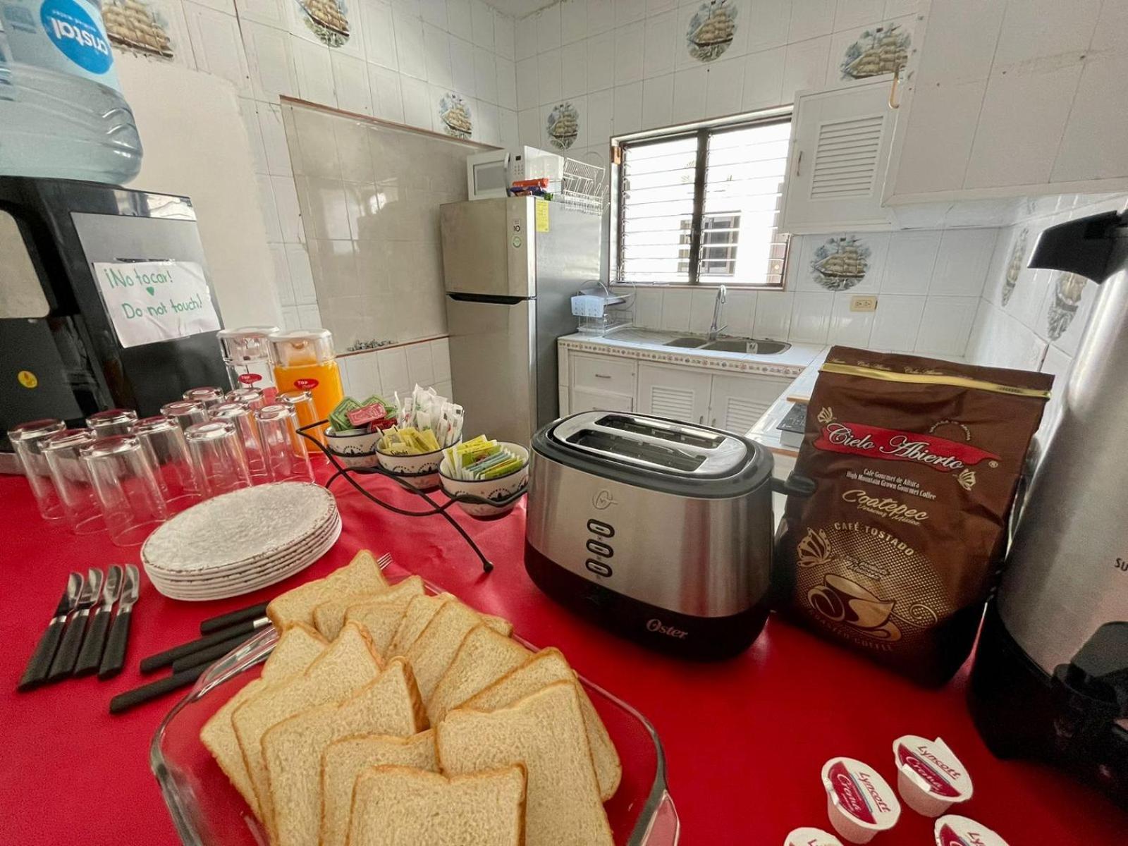 Hotel Balam Playa - 15Th Ave Playa del Carmen Zewnętrze zdjęcie A modern bread machine